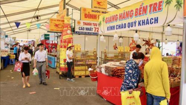 Thiết kế thi công gian hàng hội chợ hàng Việt thành phố Hà Nội tại thị trấn Sơn Tây